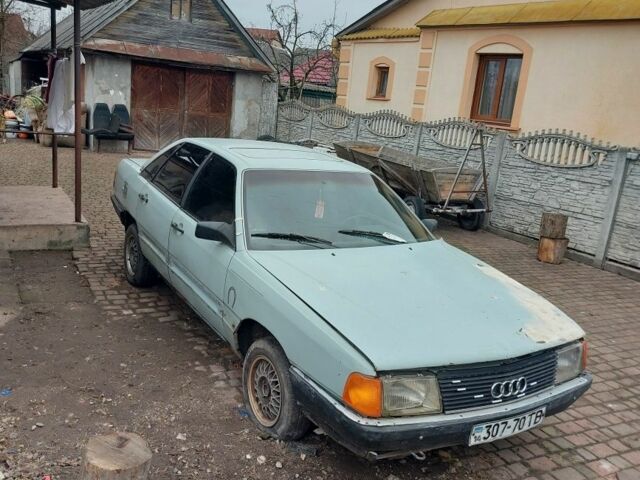 Серый Ауди 100, объемом двигателя 1.8 л и пробегом 120 тыс. км за 100 $, фото 1 на Automoto.ua