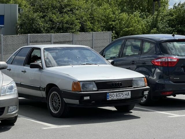 Серый Ауди 100, объемом двигателя 1.8 л и пробегом 290 тыс. км за 1500 $, фото 1 на Automoto.ua