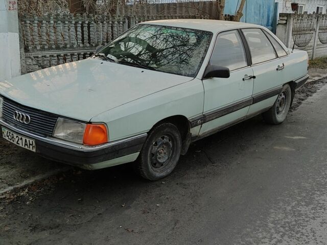 Сірий Ауді 100, об'ємом двигуна 2 л та пробігом 240 тис. км за 1001 $, фото 1 на Automoto.ua