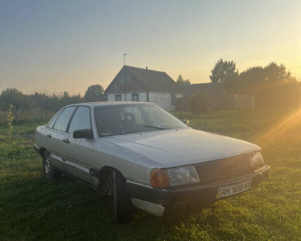 Серый Ауди 100, объемом двигателя 2 л и пробегом 200 тыс. км за 550 $, фото 1 на Automoto.ua