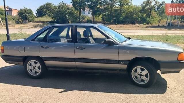Серый Ауди 100, объемом двигателя 1.8 л и пробегом 213 тыс. км за 1650 $, фото 1 на Automoto.ua