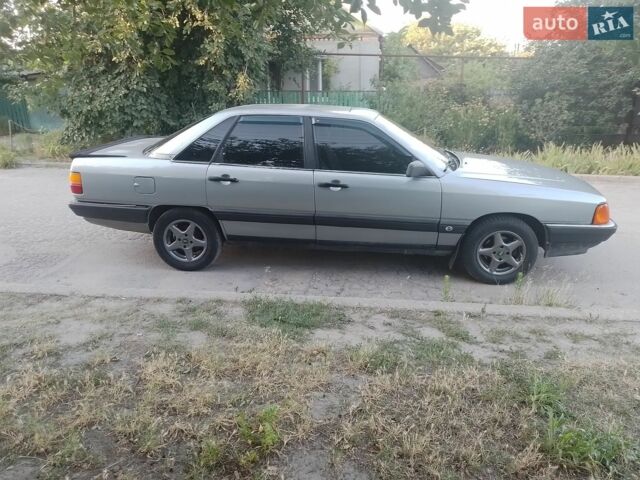 Серый Ауди 100, объемом двигателя 2 л и пробегом 280 тыс. км за 1200 $, фото 1 на Automoto.ua