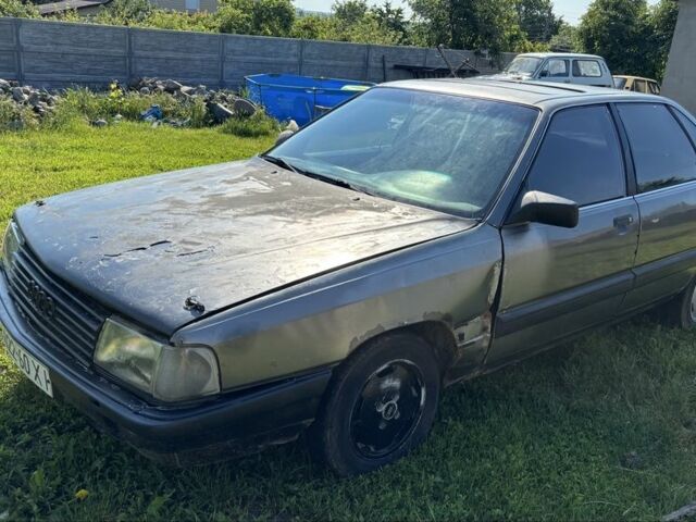 Серый Ауди 100, объемом двигателя 2 л и пробегом 527 тыс. км за 446 $, фото 1 на Automoto.ua