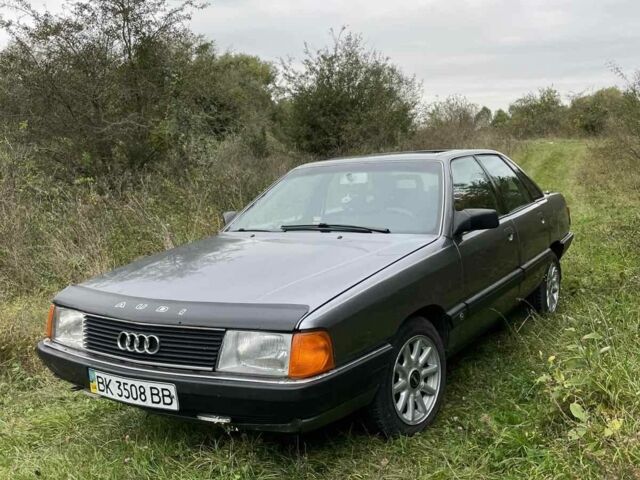 Серый Ауди 100, объемом двигателя 2.2 л и пробегом 500 тыс. км за 1100 $, фото 1 на Automoto.ua