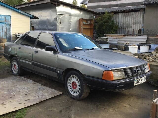 Ауди 100 1988 в Черновцах на Automoto.ua Серый Ауди 100, объемом двигателя 2 л и пробегом 270 тыс. км за 680 $, фото 1 на Automoto.ua