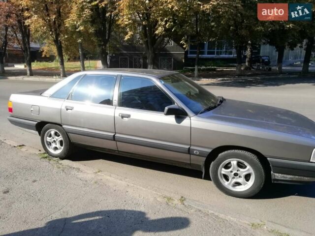 Серый Ауди 100, объемом двигателя 2.3 л и пробегом 320 тыс. км за 3300 $, фото 1 на Automoto.ua