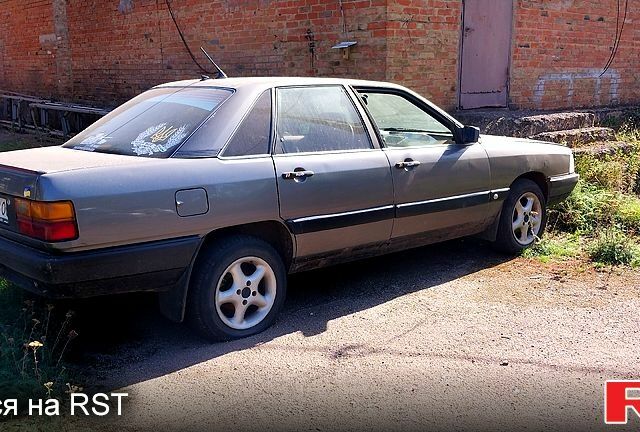 Сірий Ауді 100, об'ємом двигуна 2.2 л та пробігом 0 тис. км за 600 $, фото 1 на Automoto.ua