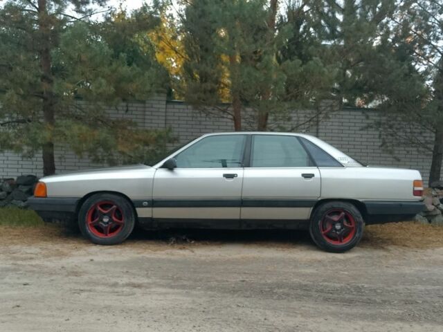 Серый Ауди 100, объемом двигателя 2 л и пробегом 263 тыс. км за 1600 $, фото 1 на Automoto.ua