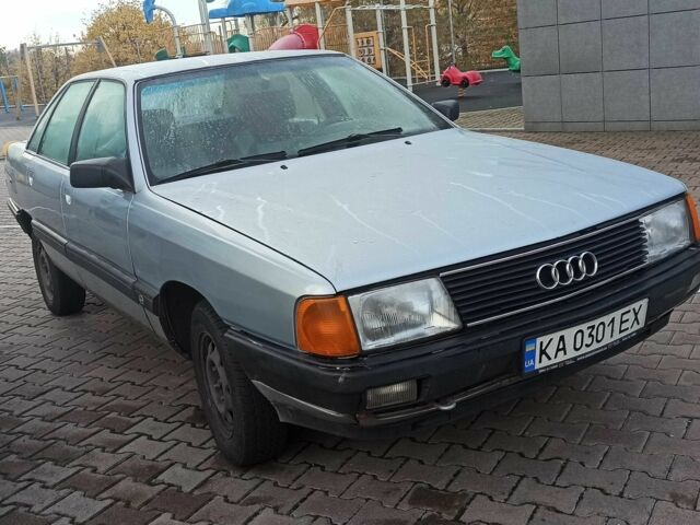 Серый Ауди 100, объемом двигателя 1.8 л и пробегом 345 тыс. км за 1600 $, фото 1 на Automoto.ua