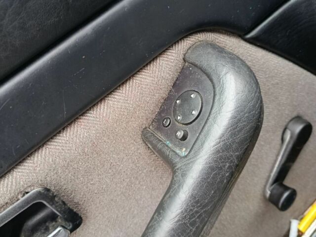 Серый Ауди 100, объемом двигателя 2 л и пробегом 250 тыс. км за 1650 $, фото 1 на Automoto.ua