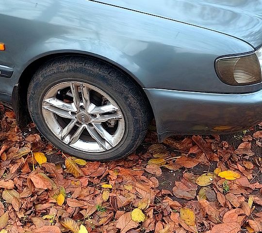 Ауді 100 1991 у Червоноград на Automoto.ua Сірий Ауді 100, об'ємом двигуна 2.8 л та пробігом 385 тис. км за 3100 $, фото 1 на Automoto.ua