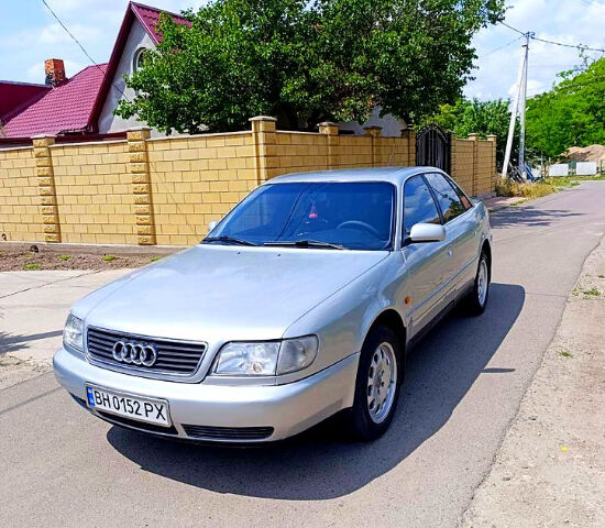 Серый Ауди 100, объемом двигателя 2.3 л и пробегом 351 тыс. км за 3350 $, фото 1 на Automoto.ua