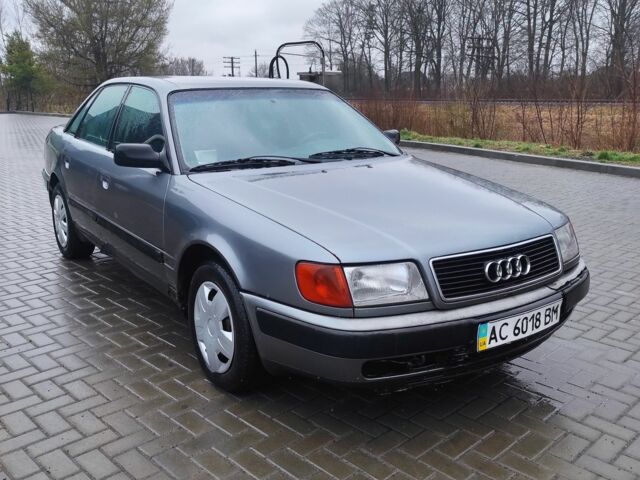 Серый Ауди 100, объемом двигателя 2.3 л и пробегом 256 тыс. км за 1500 $, фото 1 на Automoto.ua