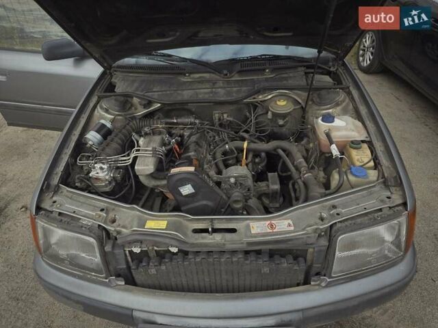 Серый Ауди 100, объемом двигателя 2 л и пробегом 281 тыс. км за 2950 $, фото 1 на Automoto.ua