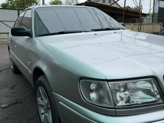 Сірий Ауді 100, об'ємом двигуна 2.6 л та пробігом 470 тис. км за 3800 $, фото 1 на Automoto.ua