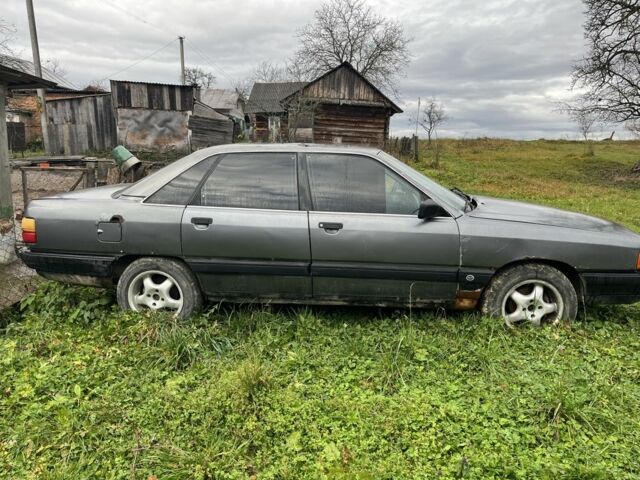 Серый Ауди 100, объемом двигателя 2.2 л и пробегом 300 тыс. км за 500 $, фото 1 на Automoto.ua