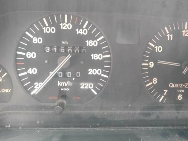 Сірий Ауді 100, об'ємом двигуна 2.3 л та пробігом 300 тис. км за 700 $, фото 1 на Automoto.ua