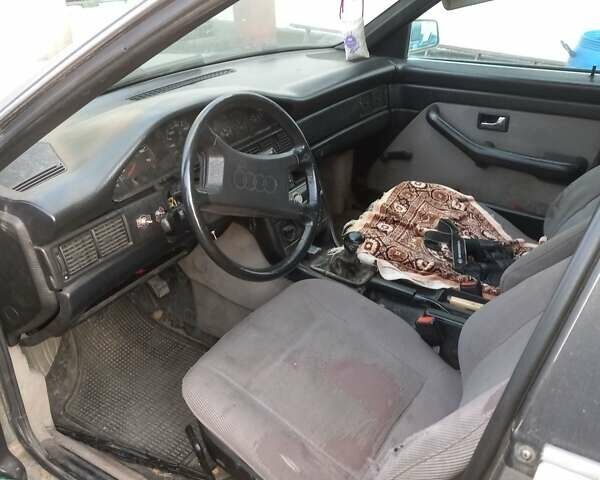 Серый Ауди 100, объемом двигателя 2.3 л и пробегом 300 тыс. км за 900 $, фото 1 на Automoto.ua