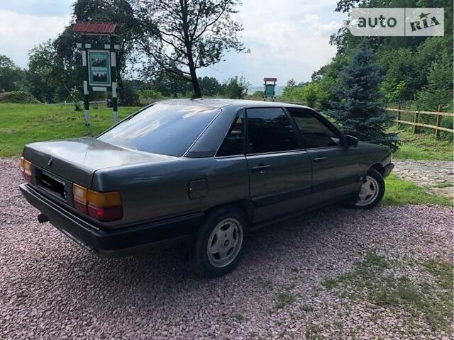 Сірий Ауді 100, об'ємом двигуна 2 л та пробігом 300 тис. км за 2300 $, фото 1 на Automoto.ua