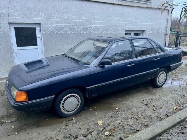 Синий Ауди 100, объемом двигателя 1.8 л и пробегом 100 тыс. км за 1400 $, фото 1 на Automoto.ua