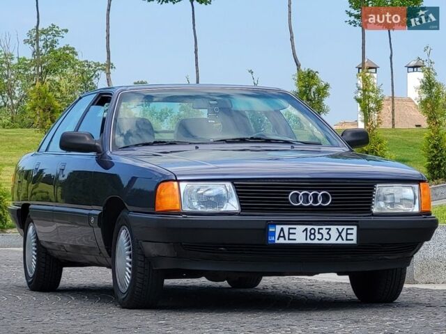 Синий Ауди 100, объемом двигателя 2 л и пробегом 196 тыс. км за 3600 $, фото 1 на Automoto.ua