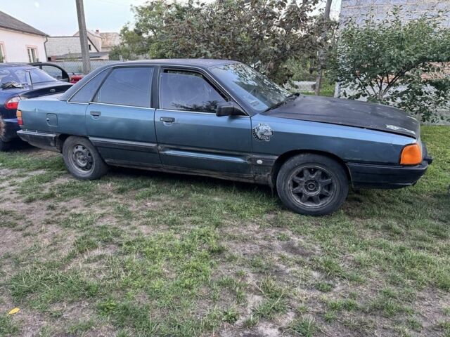 Синий Ауди 100, объемом двигателя 2 л и пробегом 250 тыс. км за 700 $, фото 1 на Automoto.ua