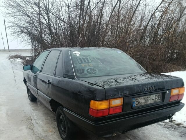 Синий Ауди 100, объемом двигателя 1.8 л и пробегом 300 тыс. км за 1045 $, фото 1 на Automoto.ua