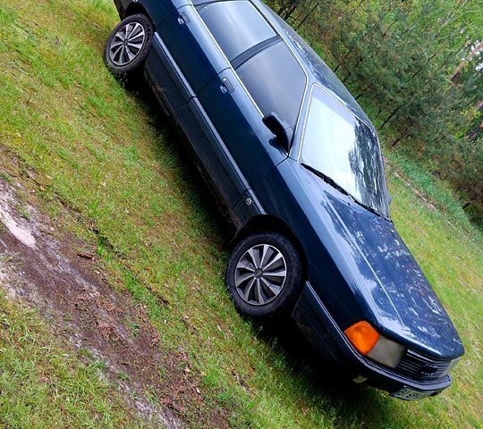 Синий Ауди 100, объемом двигателя 2.3 л и пробегом 280 тыс. км за 999 $, фото 1 на Automoto.ua