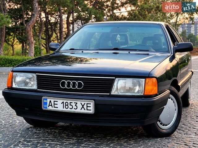 Синий Ауди 100, объемом двигателя 2 л и пробегом 224 тыс. км за 3800 $, фото 1 на Automoto.ua