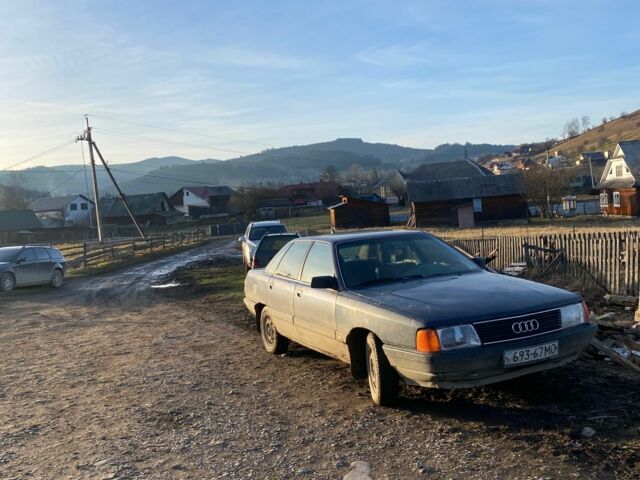 Синий Ауди 100, объемом двигателя 1.8 л и пробегом 400 тыс. км за 1200 $, фото 1 на Automoto.ua