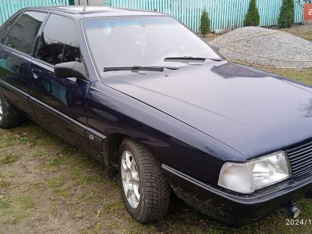 Синий Ауди 100, объемом двигателя 1.8 л и пробегом 310 тыс. км за 1200 $, фото 1 на Automoto.ua