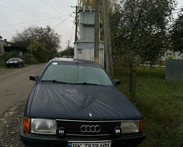 Синій Ауді 100, об'ємом двигуна 1.8 л та пробігом 274 тис. км за 2000 $, фото 1 на Automoto.ua