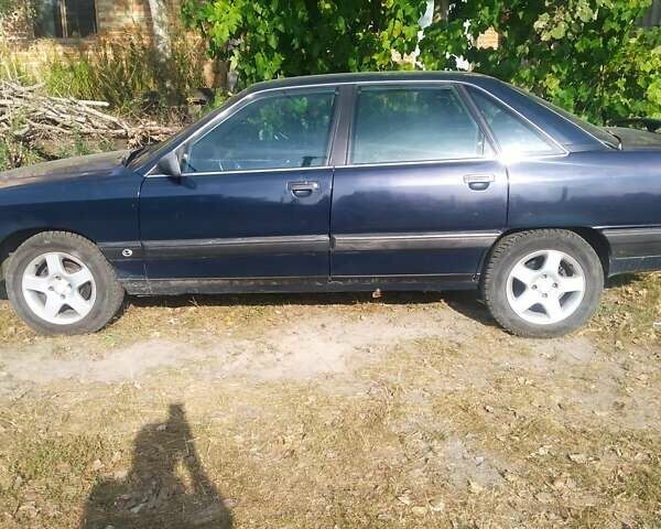Синий Ауди 100, объемом двигателя 2.31 л и пробегом 200 тыс. км за 2100 $, фото 1 на Automoto.ua