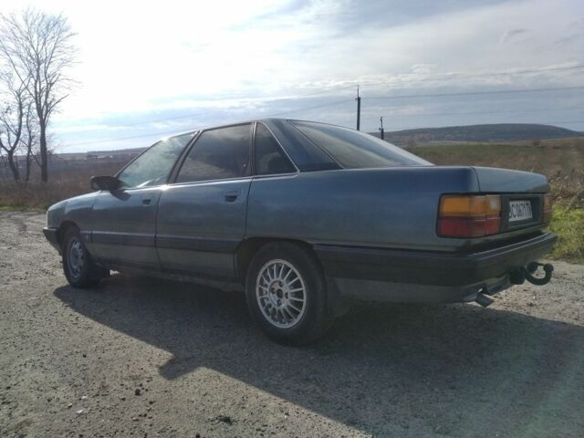 Синій Ауді 100, об'ємом двигуна 2 л та пробігом 250 тис. км за 1200 $, фото 1 на Automoto.ua