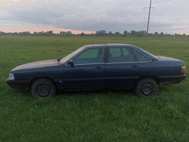 Синий Ауди 100, объемом двигателя 2 л и пробегом 107 тыс. км за 1400 $, фото 1 на Automoto.ua