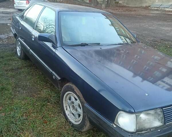 Синий Ауди 100, объемом двигателя 1.98 л и пробегом 300 тыс. км за 1700 $, фото 1 на Automoto.ua