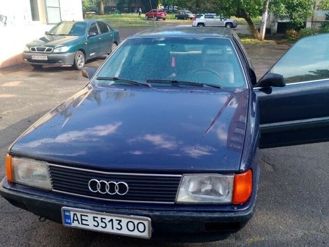 Синій Ауді 100, об'ємом двигуна 2 л та пробігом 300 тис. км за 1900 $, фото 1 на Automoto.ua