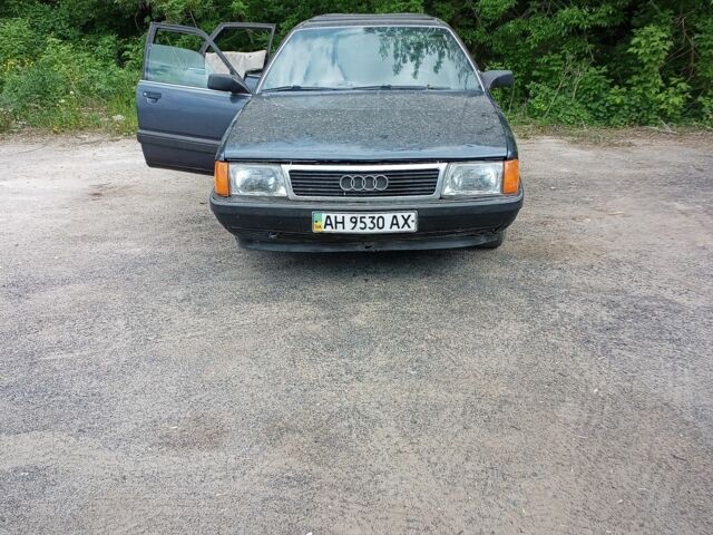 Синий Ауди 100, объемом двигателя 2.4 л и пробегом 437 тыс. км за 1980 $, фото 1 на Automoto.ua