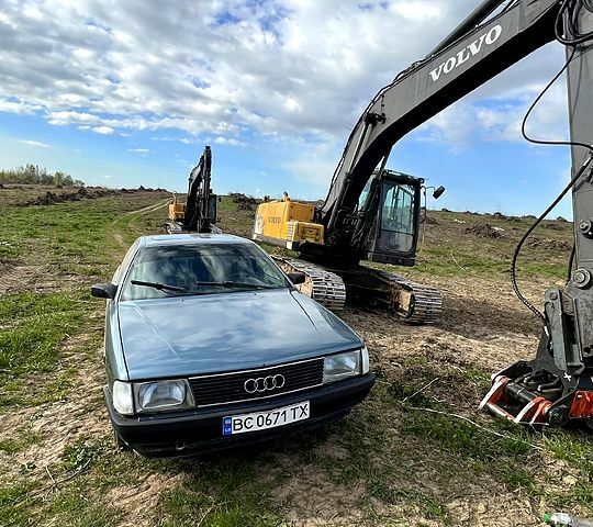 Синий Ауди 100, объемом двигателя 1.8 л и пробегом 450 тыс. км за 1000 $, фото 1 на Automoto.ua