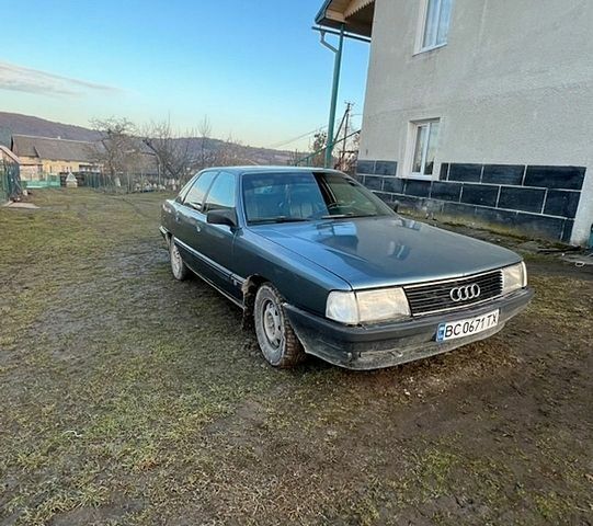 Синий Ауди 100, объемом двигателя 1.8 л и пробегом 450 тыс. км за 800 $, фото 1 на Automoto.ua
