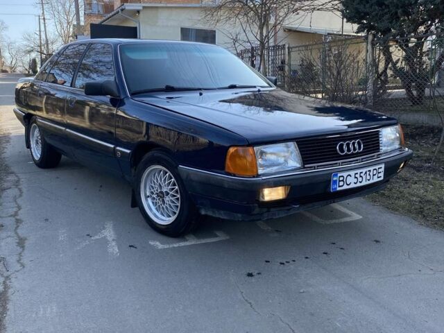 Синий Ауди 100, объемом двигателя 1.8 л и пробегом 260 тыс. км за 2200 $, фото 1 на Automoto.ua