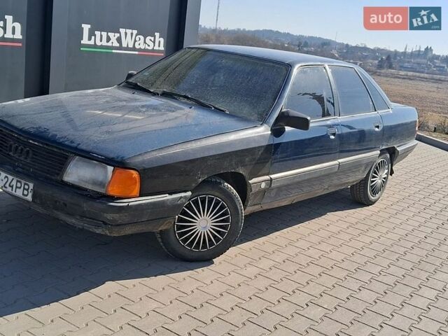 Синий Ауди 100, объемом двигателя 1.8 л и пробегом 300 тыс. км за 599 $, фото 1 на Automoto.ua