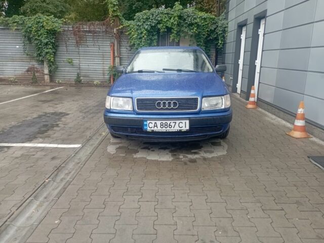 Синий Ауди 100, объемом двигателя 2 л и пробегом 350 тыс. км за 2700 $, фото 1 на Automoto.ua