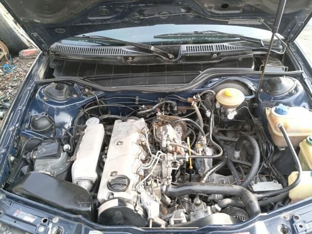 Синій Ауді 100, об'ємом двигуна 2.5 л та пробігом 559 тис. км за 3200 $, фото 1 на Automoto.ua