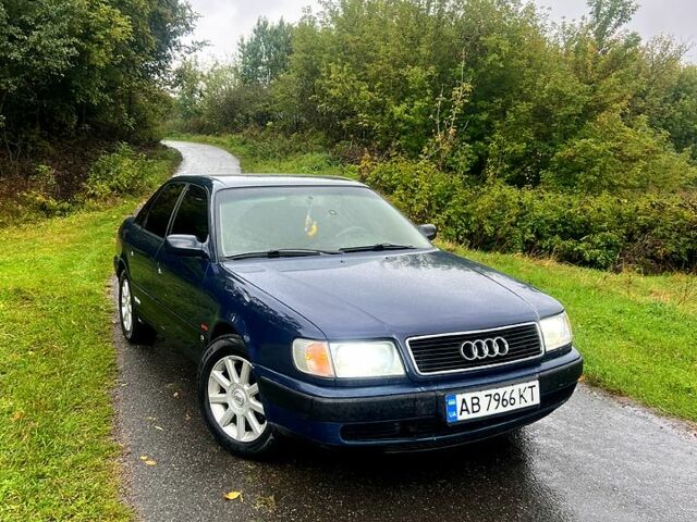 Синий Ауди 100, объемом двигателя 2.8 л и пробегом 300 тыс. км за 2450 $, фото 1 на Automoto.ua