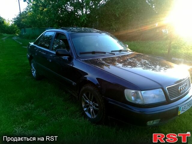 Синий Ауди 100, объемом двигателя 2 л и пробегом 300 тыс. км за 2400 $, фото 1 на Automoto.ua