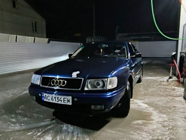 Синий Ауди 100, объемом двигателя 2.31 л и пробегом 280 тыс. км за 1950 $, фото 1 на Automoto.ua