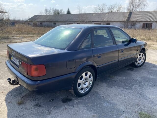 Синий Ауди 100, объемом двигателя 2.6 л и пробегом 400 тыс. км за 999 $, фото 1 на Automoto.ua