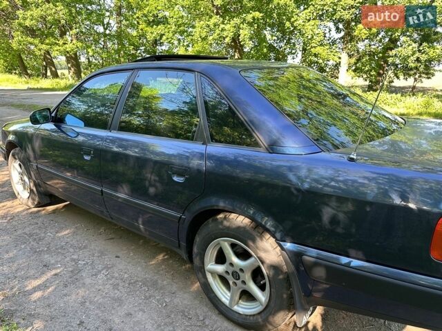 Синий Ауди 100, объемом двигателя 2.6 л и пробегом 330 тыс. км за 2800 $, фото 1 на Automoto.ua