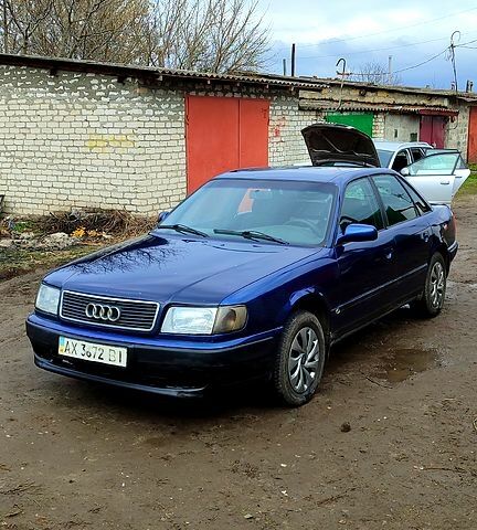 Синий Ауди 100, объемом двигателя 2.6 л и пробегом 350 тыс. км за 1500 $, фото 1 на Automoto.ua